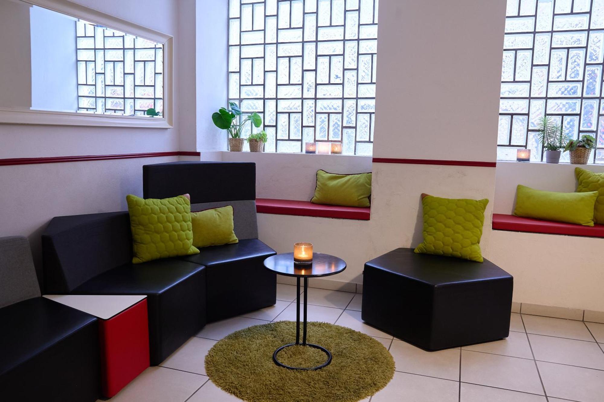 Annex Hotel 2*