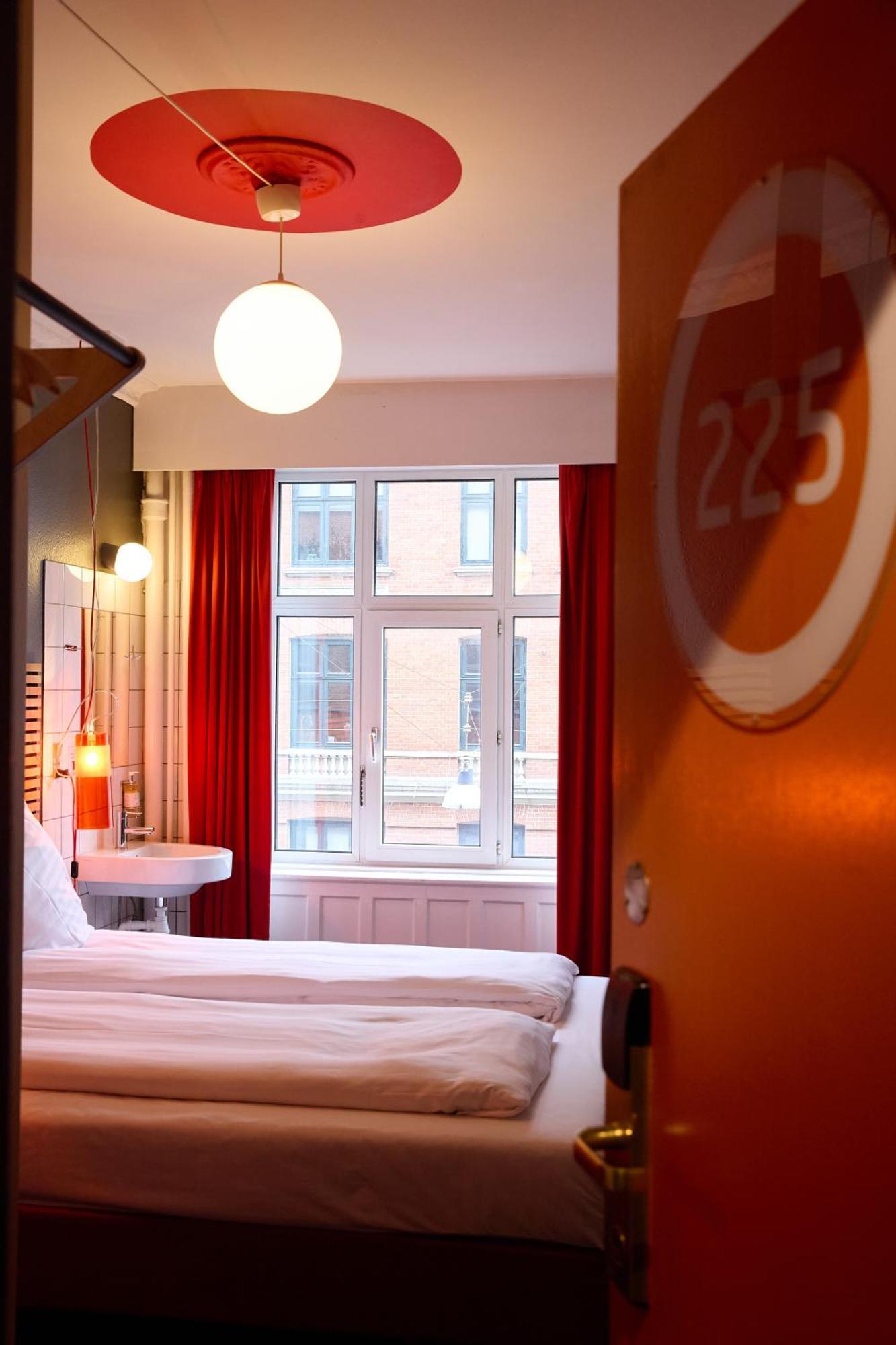 Hotel Annex 2*