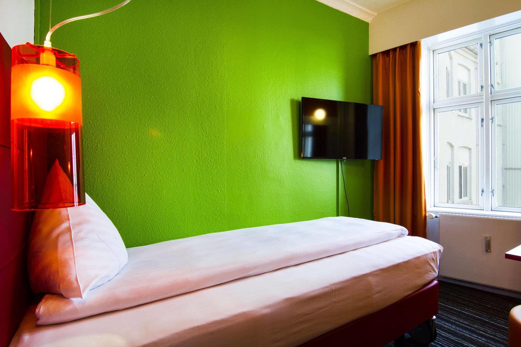 Hotel Annex 2*